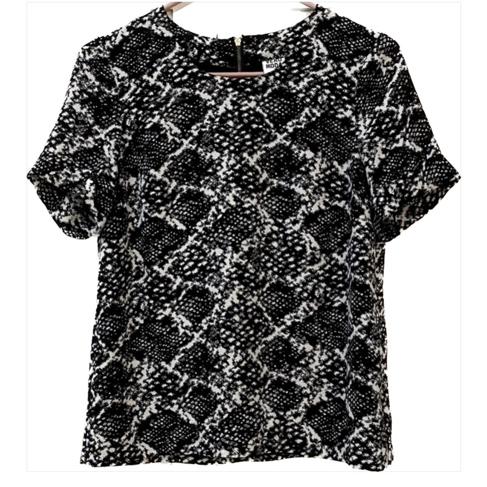 Vera Moda short sleeved top. EUC